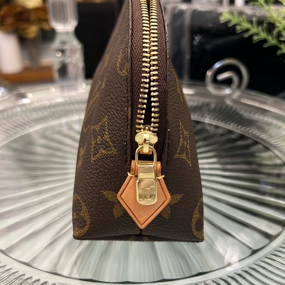 Authentic LOUIS VUITTON Monogram Pochette Cosmetic PM M47515 pouch  #260… - Picture 7 of 13